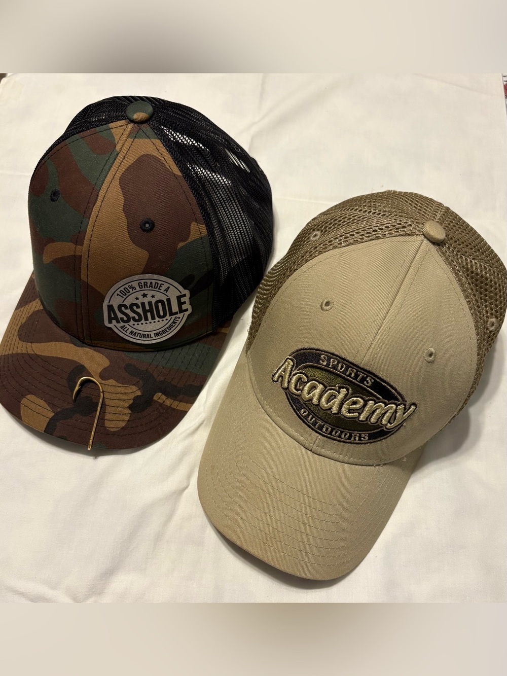 Caps